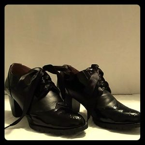 Chelsea Crew Black Vintage Style Heels